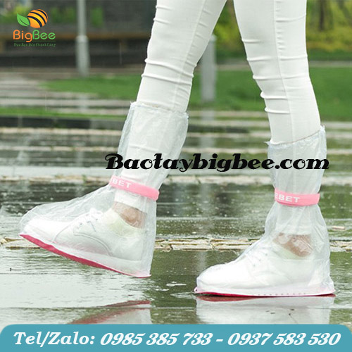 Bọc giày đi mưa là "áo mưa" cho đôi giày của bạn