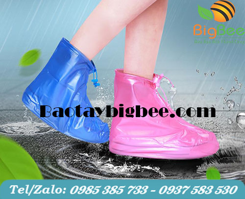 Bọc giày đi mưa màu xanh - hồng