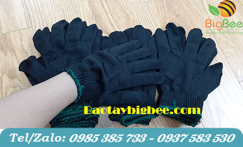 Găng tay len sợi poly đen.